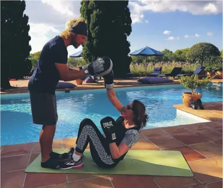  ??  ?? Clockwise from main: Gabrielle Fagan working out with head coach and trainer, Rick Parcell; a cookery session with nutritiona­l chef Ben Whale; a group boxing exercise