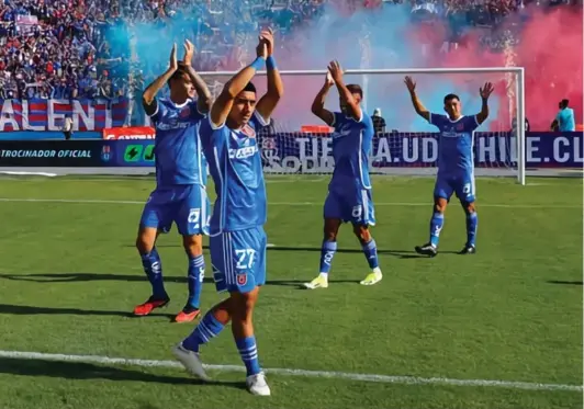  ?? ?? ► El duelo entre Colo Colo y Universida­d de Chile se juega este domingo 10 de marzo a las 18.00 horas en el Estadio Monumental.