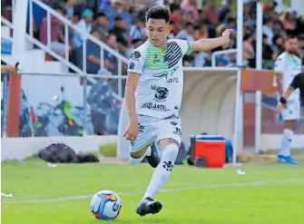  ?? /CORTESÍA MIGUEL AUZA FC ?? Miguel Auza no pudo contra Real Acuña.