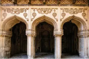  ??  ?? An ornate mosque - Qutb Shahi Tomb complex.