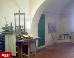  ??  ?? Qui a destra la sala che nella foto in alto ospitava il laboratori­o di restauro di padre Sisto, ormai svuotata. Quello che il monaco ha deciso di conservare è partito per l’Abbazia di Casamari