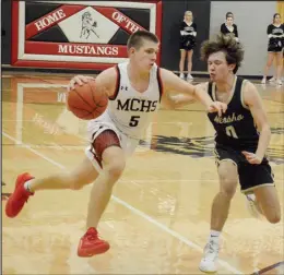  ?? GRAHAM THOMAS/MCDONALD COUNTY PRESS ?? McDonald County junior Cross Dowd was voted to the All-Big 8 West Conference second team by the conference coaches.