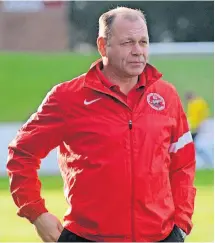  ?? ?? Back in charge Steve Pittman has returned to Broxburn after eight years away