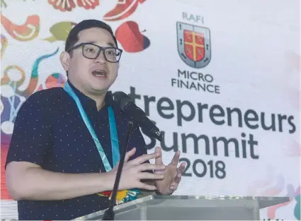  ?? SUNSTAR FOTO / ARNI ACLAO ?? NOT THIS YEAR. Sen. Paolo Benigno Aquino IV spoke at an event for entreprene­urs sponsored by the Ramon Aboitiz Foundation Inc. on Saturday, Nov. 10. Aquino said that with just 15 session days remaining for 2018, lawmakers should decide on “more pressing matters.”