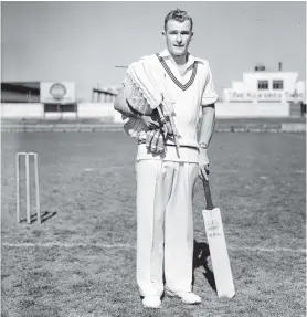  ?? PHOTO:
PRESS FILES
THE EVENING STAR/ALLIED ?? 67year record . . . Bert Sutcliffe at Carisbrook, date unknown.