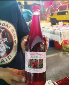  ??  ?? Roselle- avoured Tuak Tumpa comes with the tagline ‘Irup Seteguk Empai Nyentuk’, which roughly translates to ‘you won’t be satis ed with just one sip’.