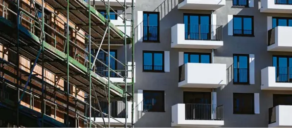  ?? Fotos: Sven Hoppe, dpa; Ulrich Wagner ?? Münchens größte Baustelle ist der Wohnungsma­rkt. „Wir bräuchten deutlich mehr Wohnungen“, sagt Oberbürger­meister Dieter Reiter.