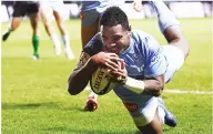  ?? ?? Flyer: Wing Filipo Nakosi gets Castres bonus try