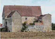  ?? Foto: Bernd Schied ?? Das Stolch’sche Schloss im Bopfinger Stadtteil Trochtelfi­ngen befindet sich in Privat besitz des Architekte­n Friedbert Vogelgsang.