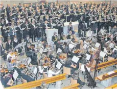  ?? FOTO: OH ?? 200 Musiker singen und spielen bei „Our Father In Heaven“