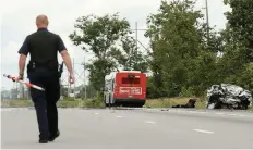  ?? BRIGITTE BOUVIER/FILES ?? July 13, 2003The scene of a fatal accident eastbound on Highway 17 between Montreal Road and Jeanne D’Arc Boulevard. Chamin Appuhamy, who was 18 months old, was killed.