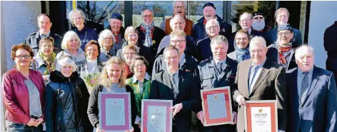  ?? FOTO: NORBERT PRÜMEN ?? Viele Menschen engagieren sich in der Gemeinde Grefrath ehrenamtli­ch. Jetzt wurden einige von ihnen besonders geehrt.