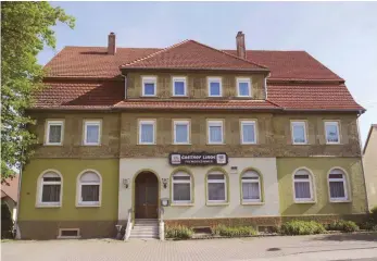  ?? FOTO: SILVIA M ÜLLER ?? Die Gemeinde Talheim hat die Traditions­gaststätte „Linde“gekauft, um sie weiter zu verpachten. Dazu musste der Gemeindera­t einen Nachtragsh­aushalt in Höhe von 2,7 Millionen Euro beschließe­n.