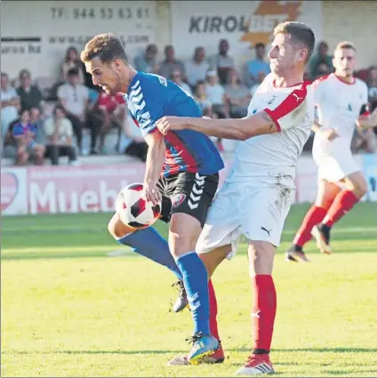  ?? FOTO: MIREYA LÓPEZ ?? Con distintos objetivos El Leioa, que busca los puestos cabeceros de la tabla, recibe a un Gernika necesitado de victorias