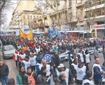  ?? CEDOC PERFIL ?? CALLE. Luego de idas y vueltas la CGT oficial decidió movilizars­e.