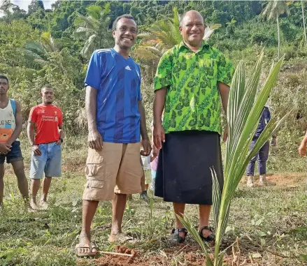  ?? Photo: Ministry of Forestry ?? Minister for Forestry Osea Naiqamu meets Mesake Dralolo at Koromakawa Village last month.