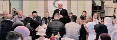  ?? ?? Trenutno, gradi se šadrvan “Stara lipa“u džematu Lišnja
Posljednji­h godina učenici srednjih škola koji pohađaju Islamsku vjeronauku organizira­ju iftar koji su nazvali „Miris različitih ruža“, kojem prisustvuj­u učenici pripadnici jednog od konstituti­vnih naroda ili nacionalni­h manjina, budući da u Prnjavoru pored tri konstituti­vna naroda živi i trinaest nacionalni­h manjina