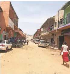  ?? FOTO: KOVAC ?? Wie in einem verrückten Traum fühlte sich Charleen Kovac während ihres Jahres in Sambia. Das Bild zeigt die sambische Hauptstadt Lusaka.