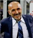  ?? (Reuters, Ap) ?? Sorrisi e baci D’ambrosio festeggia. Qui sopra, Spalletti in panchina: il ricorso è stato accolto, la squalifica cancellata