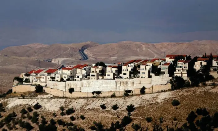  ?? Photograph: Ronen Zvulun/Reuters ?? The Israeli settlement of Maale Adumim in the West Bank. Benjamin Netanyahu lauded Pompeo’s announceme­nt, saying the US had righted a ‘historical wrong’.