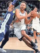  ?? ASSOCIATED PRESS THE ?? Kyle Anderson, who played for the San Antonio Spurs last season, gives the Grizzlies many lineup options.