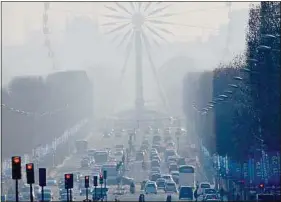  ??  ?? Les mesures censées améliorer la qualité de l’air sont loin d’être respectées.