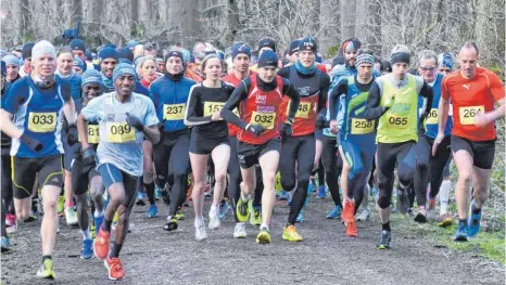  ?? FOTO: KLAUS EICHLER ?? Efrem Tadese (Startnumme­r 89) vom SSV Ulm 1846, Sieger der Crosslaufs­erie 2018, will in Vogt seinen Titel verteidige­n.