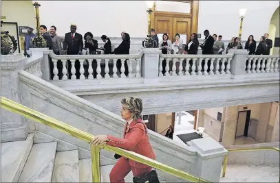  ?? [LUCAS JACKSON/POOL] ?? Attorney Gloria Allred walks up stairs past journalist­s and members of the public as they wait to enter the courtroom Friday for Bill Cosby’s sexual assault trial in Norristown, Pennsylvan­ia. Allred is representi­ng some of Cosby’s accusers, but not the...