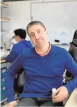  ?? ABC ?? El ADN de las moscas
El biólogo José Pastor investiga en la Universida­d de Tsinghua