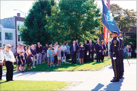  ?? Grace Duffield / Hearst Connecticu­t Media ?? Hundreds stand in front of New Canaan Town Hall to remember the victims of 9/11 on Saturday.