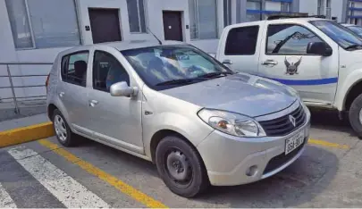  ??  ?? kUno de los carros reportados como robados que la Policía Nacional logró recuperar en días anteriores en Guayaquil.
