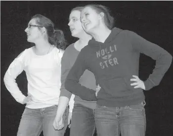  ?? ERIC BOURQUE PHOTO ?? Working on a scene from La voix de la mer (from left): Kristan d’Entremont, Demitria Amirault and MacKenzie d’Entremont-Harris.
