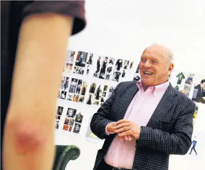  ??  ?? > Sir Anthony Hopkins speaking to students at the Welsh College of Music and Drama