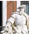  ??  ?? In Getaria steht das Denkmal von Juan Sebastián Elcano.