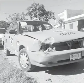  ??  ?? Los daños materiales fueron cubiertos vía asegurador­as. Los elementos de Vialidad tomaron conocimien­to del accidente donde los daños materiales fueron de 30 mil pesos para el automóvil Cruze y de 10 mil para el taxi.