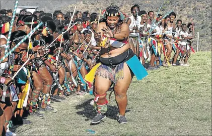  ?? PHOTO: LULAMILE FENI ?? PURE: Girls and young women celebrate their virginity during the annual ‘ Umkhosi Wokukhahle­la ’ at Elundzini Royal Kraal of KwaBhaca in Mount Frere, Eastern Cape, recently