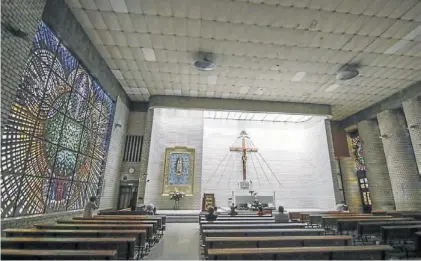  ?? FRANCIS VILLEGAS ?? Una imagen del interior de la iglesia de Fátima, que se cerrará a partir del lunes para ser reformada.