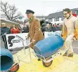  ?? RP-FOTO: UD ?? Jürgen Rademacher (l.) und Tim Stakenborg im Wettkampf.