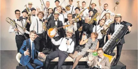  ?? FOTO: WESTFALIA BIG BAND ?? Musiker und Sänger entfachen ein musikalisc­hes Feuerwerk.