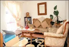  ?? The main living room is where family gatherings are held. ??