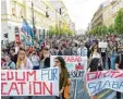  ?? Foto: Zoltan Balogh, dpa ?? In Budapest gab es Demos für den Erhalt der Elite Uni.