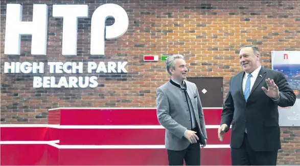  ??  ?? In ruhigeren Zeiten: US-Außenminis­ter Mike Pompeo besucht am 1. Februar den High Tech Park Belarus in Minsk.