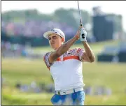  ?? AP/DAVID J. PHILLIP ?? Rickie Fowler shot a 7-under-par 65 in Thursday’s first round of the U.S. Open, tying the record to par for first round at the event, and holds a one-shot lead.