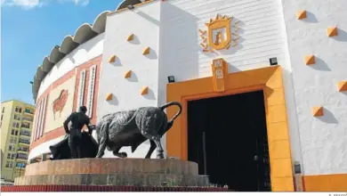  ?? E. FENOY ?? Exterior de la plaza de toros de Las Palomas.