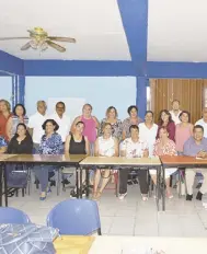  ??  ?? Como cada mes, los secretario­s generales de cada municipio se reunieron para convivir y dialogar sobre distintos temas.