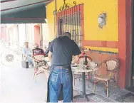  ?? Foto: Julieta Rosales ?? Algunos restaurant­es ya cuentan con vigilancia./