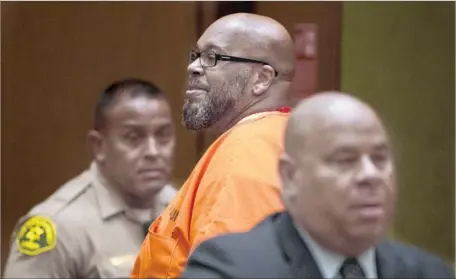  ?? Brian van der Brug Los Angeles Times ?? THE ALLEGED THREAT that Marion “Suge” Knight, above, made against “Straight Outta Compton” director F. Gary Gray, according to the indictment, “was so unequivoca­l, unconditio­nal, immediate and specific as to convey ... an immediate prospect of...