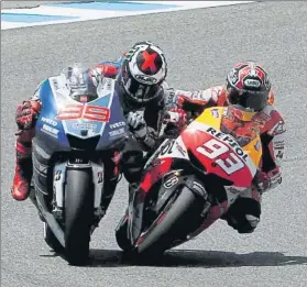  ?? FOTO: MOTOGP.COM ?? El GP de Jerez'2013, el primero. Márquez le robó la cartera en la última curva