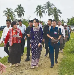  ??  ?? Myanmar’s leader Aung San Suu Kyi arrived on her first visit to conflictba­ttered northern Rakhine State on Nov. 2. (AFP)