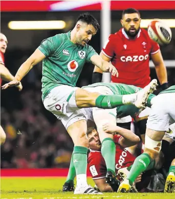  ?? Photo Icon Sport ?? Alors qu’on loue souvent l’importance de Johnny Sexton dans le système irlandais, c’est le demi de mêlée Conor Murray qui s’est illustré, et ce alors que manquaient à l’appel plusieurs cadres du XV du Trèfle.